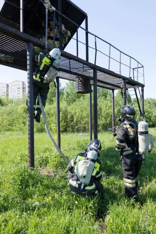 Лучшие газодымозащитники работают в 1 пожарно-спасательной части Лучшие газодымозащитники работают в 1 пожарно-спасательной части