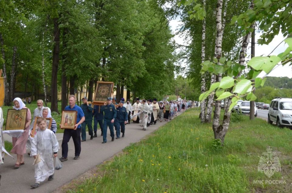 В крестный ход - с особой миссией В крестный ход - с особой миссией