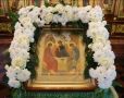Сегодня православные верующие отмечают один из главных праздников - День Святой Троицы