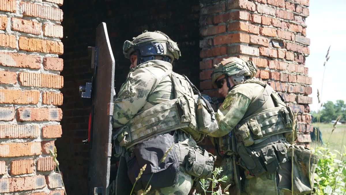 В Кировской области росгвардейцы приняли участие в межведомственном тактико-специальном учении В Кировской области росгвардейцы приняли участие в межведомственном тактико-специальном учении