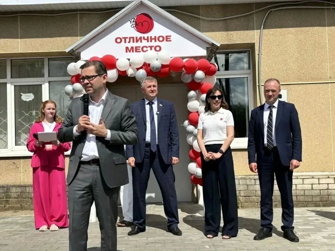 В посёлке Юрья открылось обновлённое молодёжное пространство «Отличное место» В посёлке Юрья открылось обновлённое молодёжное пространство «Отличное место»