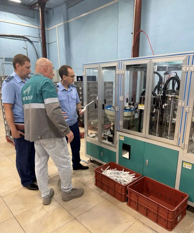 Заместитель прокурора Кировской области Сергей Хлопунов провел личный прием граждан в Котельничском районе и встретился с членами семей участников СВО Заместитель прокурора Кировской области Сергей Хлопунов провел личный прием граждан в Котельничском районе и встретился с членами семей участников СВО
