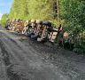 В Подосиновском районе опрокинулся большегруз