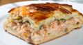 Изысканный заливной пирог с красной рыбой и зеленью
