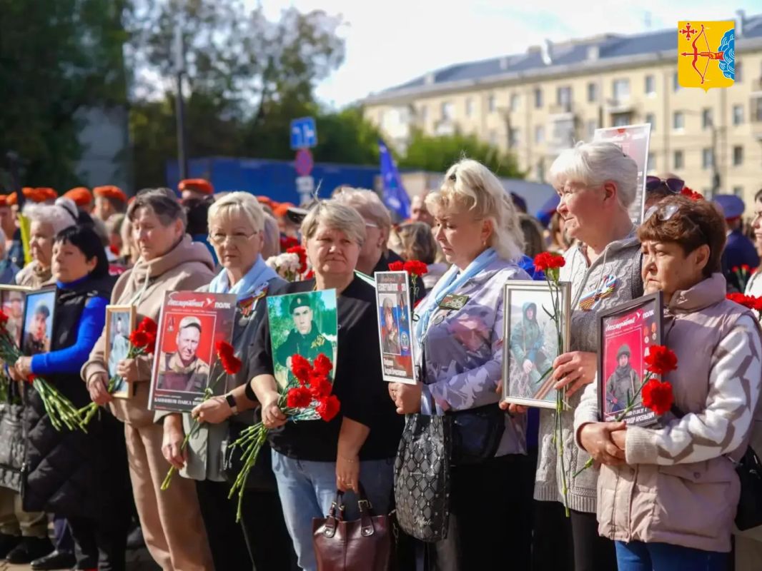 В Кирове прошла торжественная церемония открытия Аллеи Славы, посвященной участникам СВО В Кирове прошла торжественная церемония открытия Аллеи Славы, посвященной участникам СВО