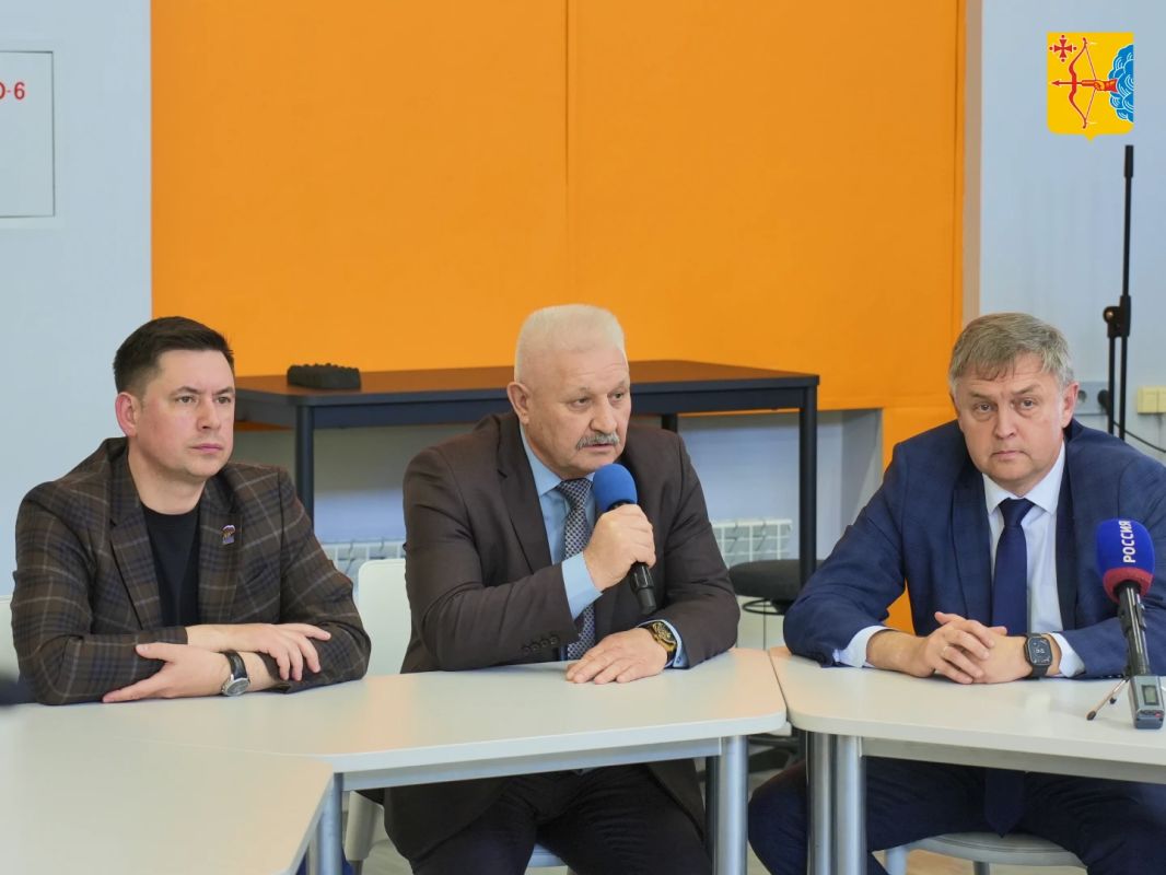 В центре общественного наблюдения Кировской области прошел брифинг, на котором председатель Избирательной комиссии Кировской области Галина Буркова сообщила о переносе выборов по одномандатному избирательному округу № 25... В центре общественного наблюдения Кировской области прошел брифинг, на котором председатель Избирательной комиссии Кировской области Галина Буркова сообщила о переносе выборов по одномандатному избирательному округу № 25...