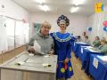 В мутнинского района Кировской области на выборах проголосовали дымковские барыня и кавалер