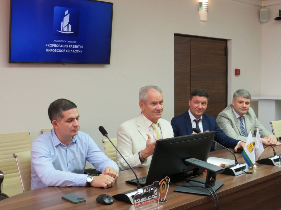 Известные блогеры из Москвы, Пензы, Ижевска, Новосибирска программы ТопБЛОГ Президентской платформы «Россия - страна возможностей» приехали в Кировскую область, среди них – кировчанка Известные блогеры из Москвы, Пензы, Ижевска, Новосибирска программы ТопБЛОГ Президентской платформы «Россия - страна возможностей» приехали в Кировскую область, среди них – кировчанка