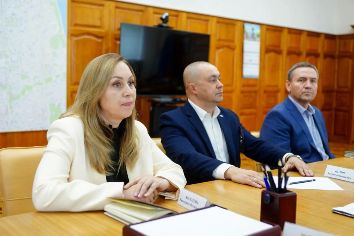 Александр Соколов: Встретился с руководителями отделений политических партий, прошедших в Законодательное собрание Кировской области по итогам выборов 18-20 сентября Александр Соколов: Встретился с руководителями отделений политических партий, прошедших в Законодательное собрание Кировской области по итогам выборов 18-20 сентября