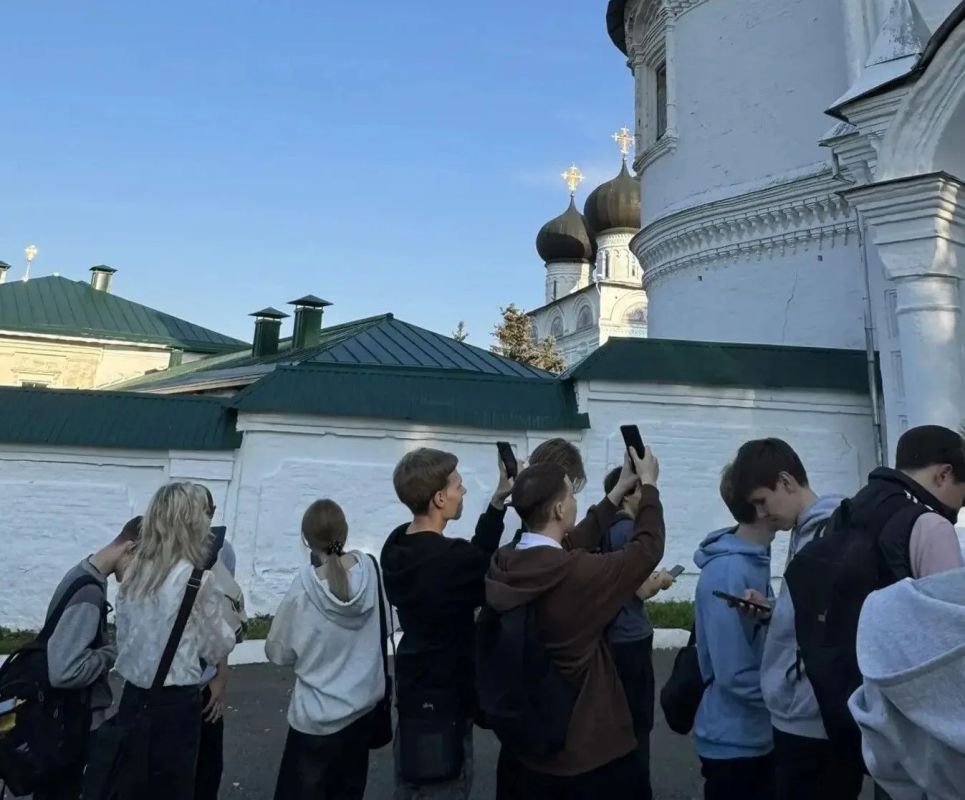 Студенты Кировского авиационного техникума отправились на квест «Вятка на ладони» Студенты Кировского авиационного техникума отправились на квест «Вятка на ладони»