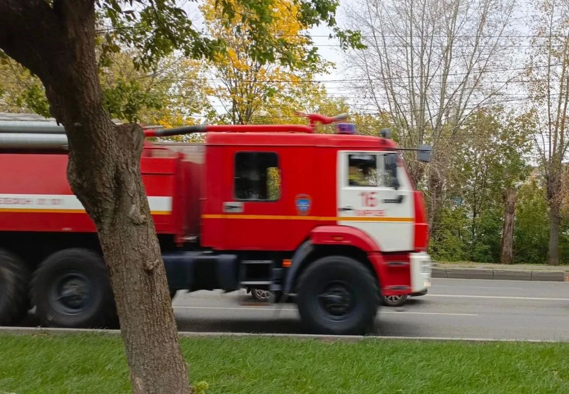 В селе Верхораменье сгорели кровля, две бани и надворные постройки