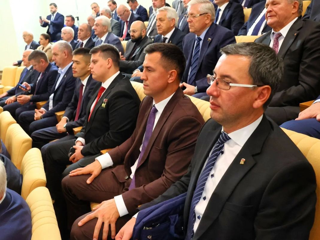 Артём Туров: Фракция "Единая Россия" определила руководящий состав и назначения в Государственной Думе Артём Туров: Фракция "Единая Россия" определила руководящий состав и назначения в Государственной Думе