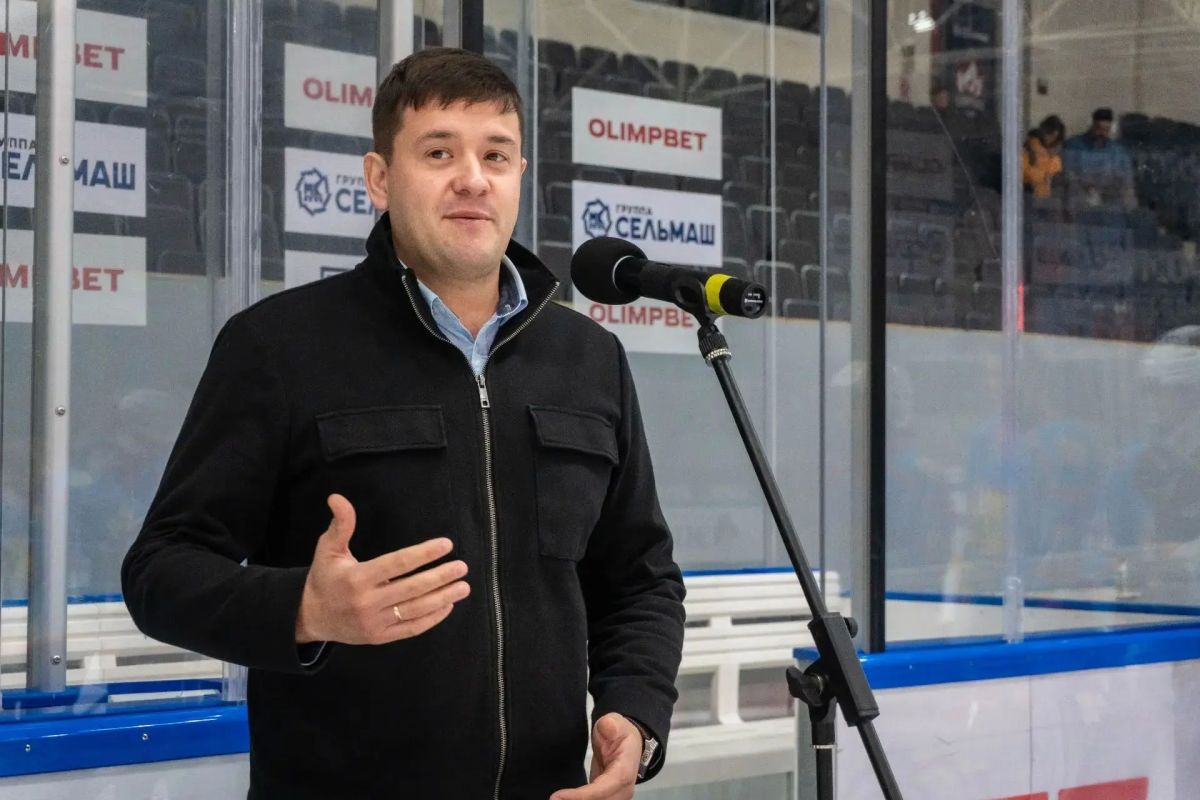 В Кирово-Чепецке стартовал турнир по хоккею среди девушек «Хрустальная тиара» В Кирово-Чепецке стартовал турнир по хоккею среди девушек «Хрустальная тиара»