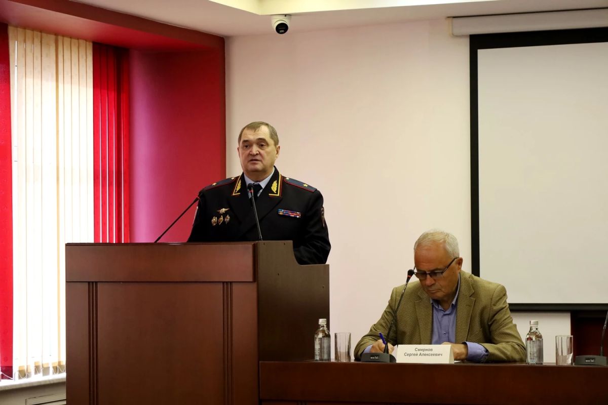 В Кирове прошло заседание Общественного совета при УМВД России по Кировской области В Кирове прошло заседание Общественного совета при УМВД России по Кировской области