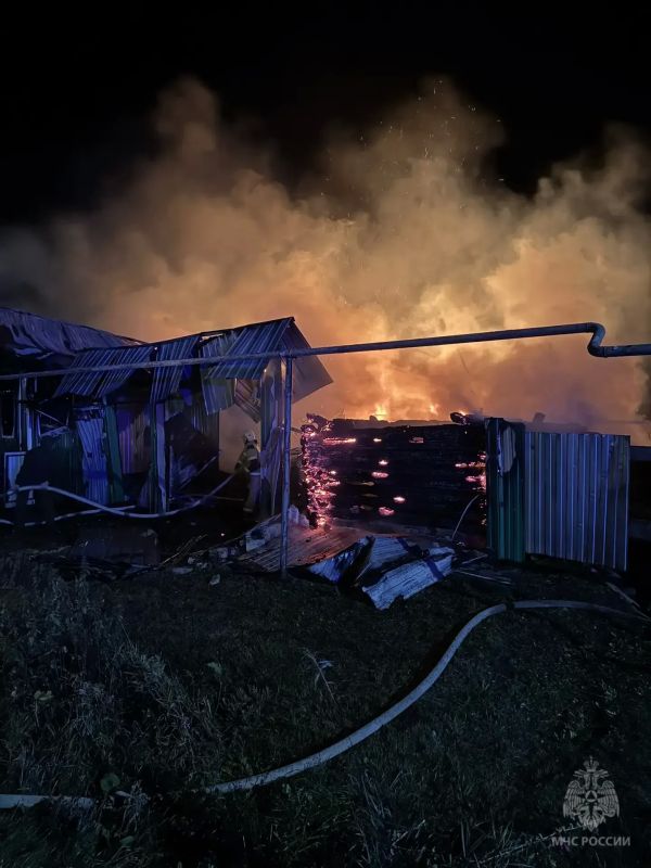 В Вятскополянском районе при пожаре погиб хозяин дома, гостью спас очевидец В Вятскополянском районе при пожаре погиб хозяин дома, гостью спас очевидец