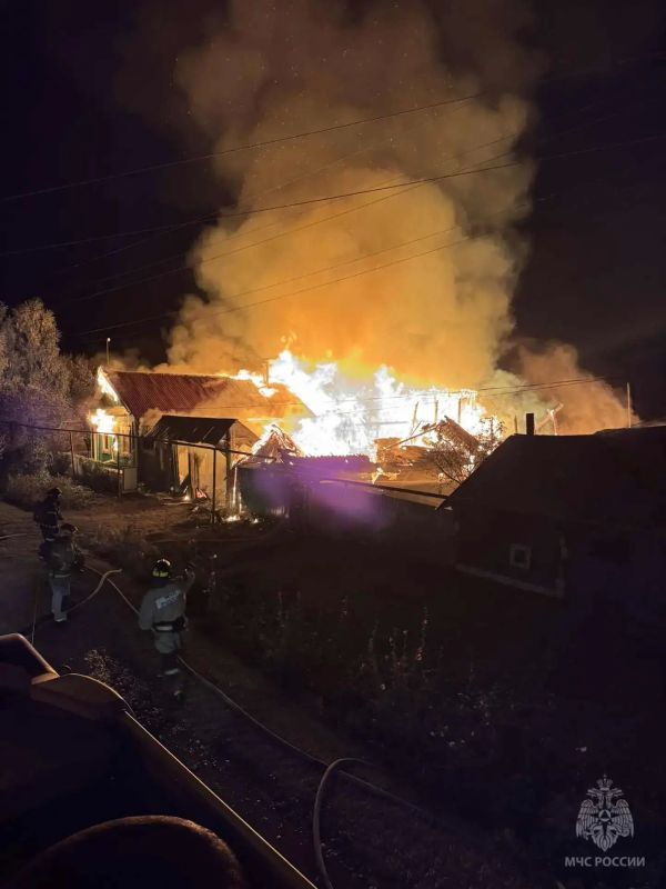 В Вятскополянском районе при пожаре погиб хозяин дома, гостью спас очевидец В Вятскополянском районе при пожаре погиб хозяин дома, гостью спас очевидец