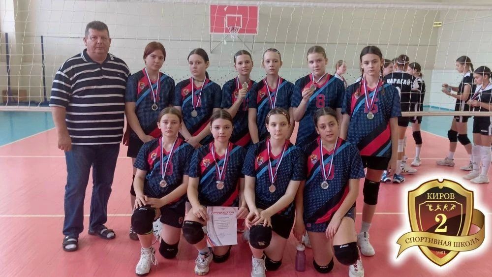 В Белой Холунице состоялся межрегиональный турнир по волейболу среди девушек 2014-2015 гг. р. В соревнованиях приняли участие 10 команд из Кировской области, республик Марий Эл и Татарстана, Пермского края