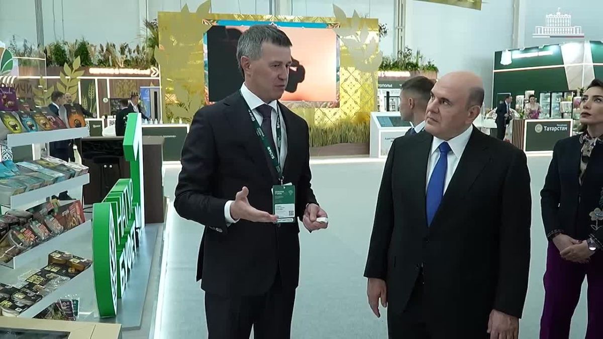 Натуральные продукты и генетика стада. Михаил Мишустин ознакомился с достижениями российского АПК Агропромышленный холдинг «Дороничи» из Кировской области представил Михаилу Мишустину готовую еду полного цикла – от поля до...