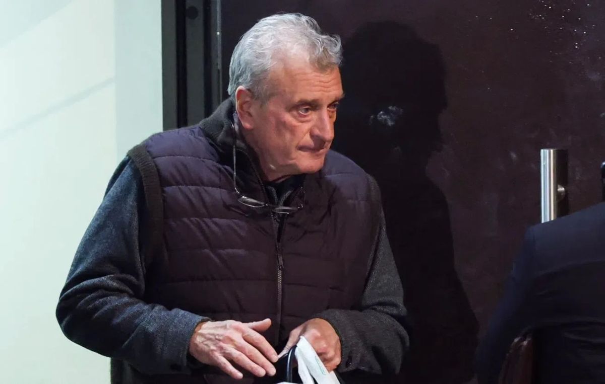 Суд отправил Васильева под домашний арест из-за онкологии
