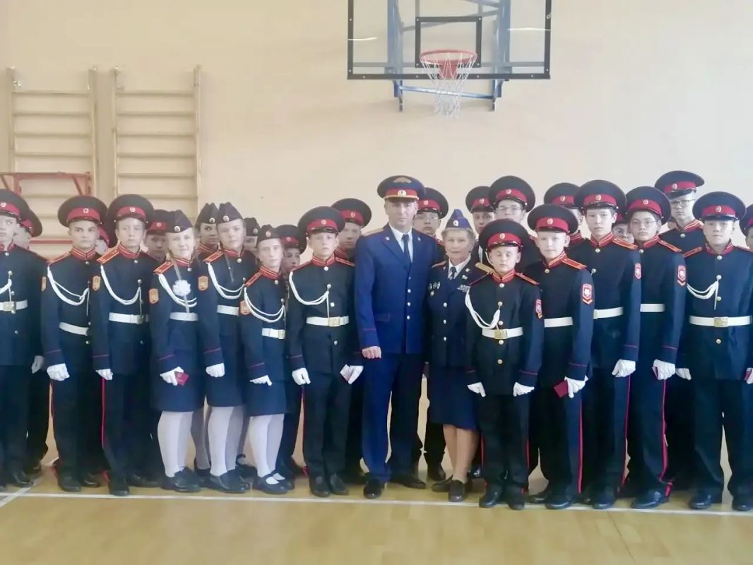 Сотрудники следственного управления и ветераны следствия приняли участие в церемонии принятия присяги учащимися Кировского кадетского корпуса Сотрудники следственного управления и ветераны следствия приняли участие в церемонии принятия присяги учащимися Кировского кадетского корпуса