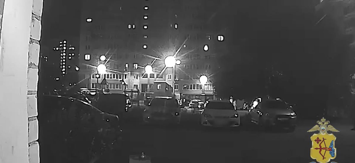 Прохожий снял стресс об «Опель» и попал под следствие Прохожий снял стресс об «Опель» и попал под следствие