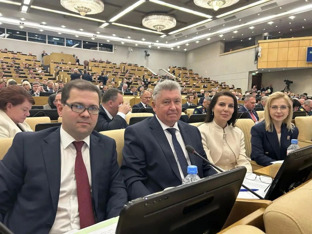 Александр Соколов: Поздравляю Бориса Геннадьевича Веснина с избранием заместителем председателя Комитета Государственной Думы по экологии, природным ресурсам и охране окружающей среды