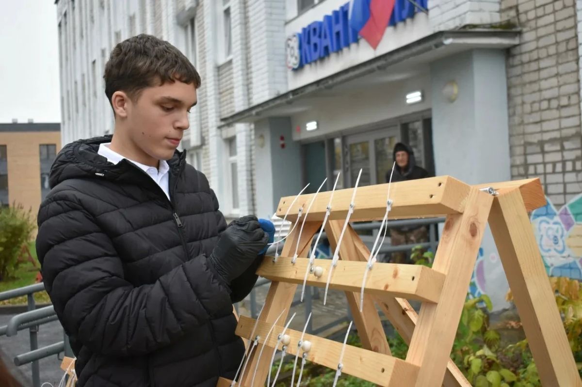 Школьники из Омутнинска погрузились в исследовательскую работу под руководством ученых РАН Школьники из Омутнинска погрузились в исследовательскую работу под руководством ученых РАН