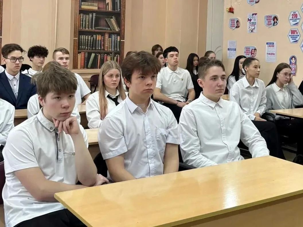 Лицеисты из Советска изучают современную науку в рамках проекта «Коды Курчатова» Лицеисты из Советска изучают современную науку в рамках проекта «Коды Курчатова»
