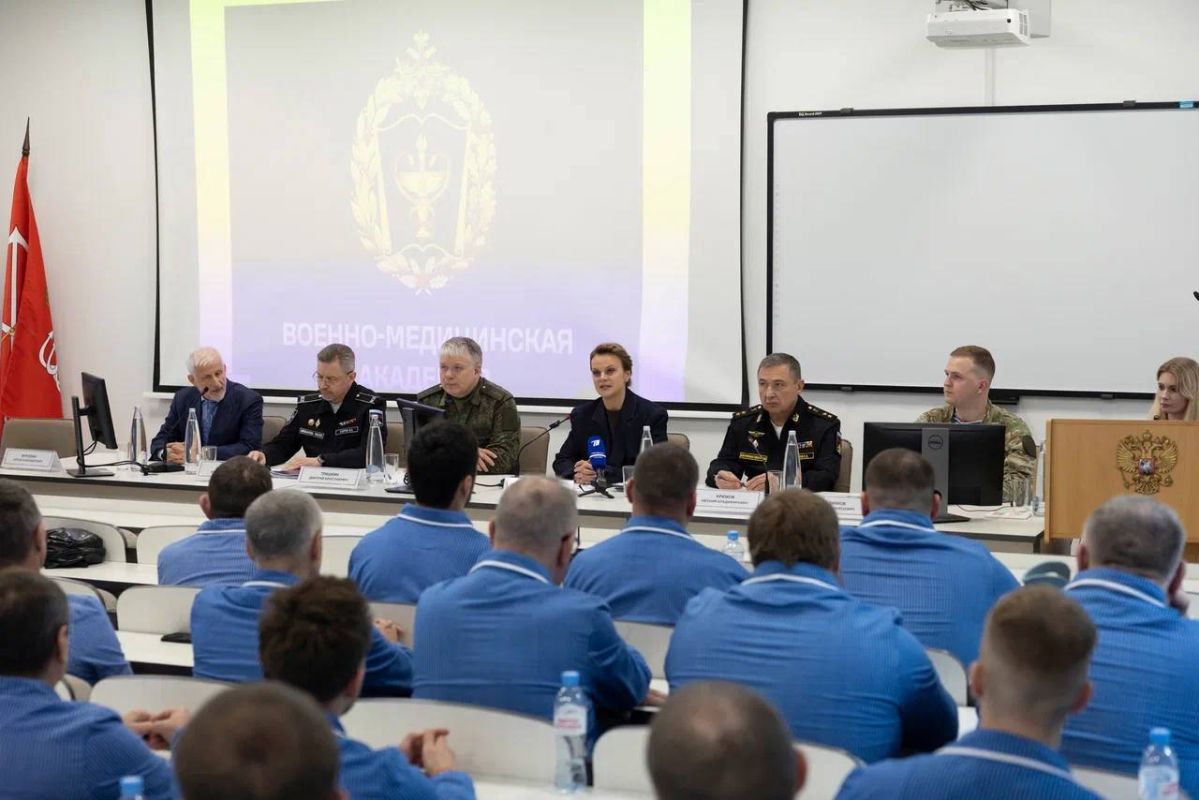 Статс-секретарь – заместитель Министра обороны РФ, председатель Государственного фонда «Защитники Отечества» Анна Цивилева в ходе рабочей поездки проверила организацию работы комплексной выездной группы по решению социальных... Статс-секретарь – заместитель Министра обороны РФ, председатель Государственного фонда «Защитники Отечества» Анна Цивилева в ходе рабочей поездки проверила организацию работы комплексной выездной группы по решению социальных...