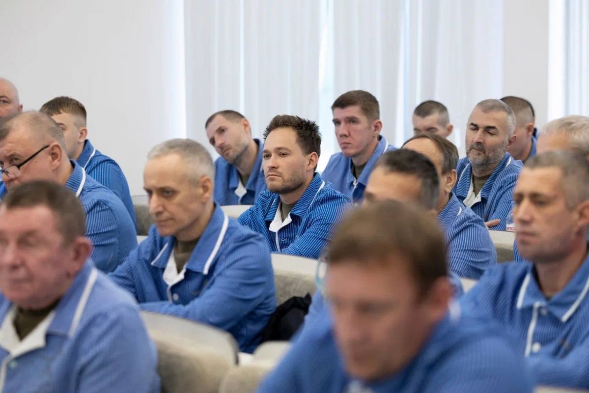 Статс-секретарь – заместитель Министра обороны РФ, председатель Государственного фонда «Защитники Отечества» Анна Цивилева в ходе рабочей поездки проверила организацию работы комплексной выездной группы по решению социальных... Статс-секретарь – заместитель Министра обороны РФ, председатель Государственного фонда «Защитники Отечества» Анна Цивилева в ходе рабочей поездки проверила организацию работы комплексной выездной группы по решению социальных...