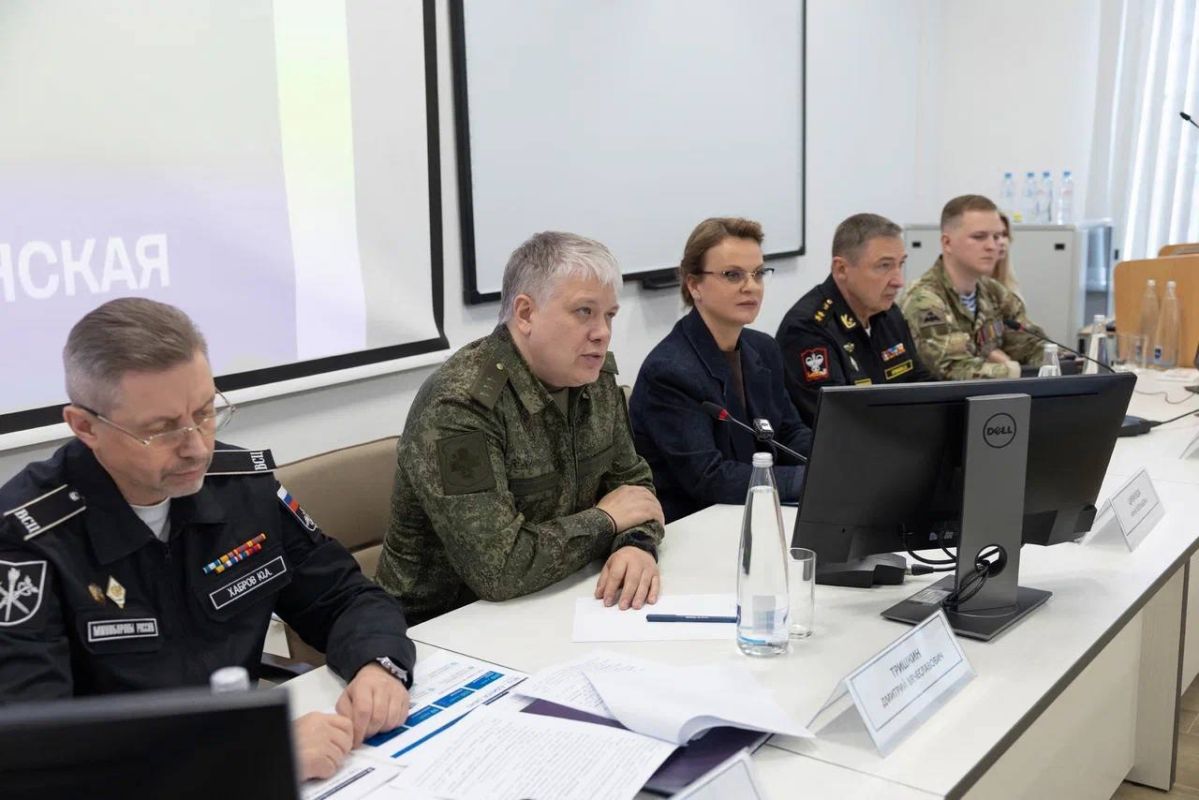 Статс-секретарь – заместитель Министра обороны РФ, председатель Государственного фонда «Защитники Отечества» Анна Цивилева в ходе рабочей поездки проверила организацию работы комплексной выездной группы по решению социальных... Статс-секретарь – заместитель Министра обороны РФ, председатель Государственного фонда «Защитники Отечества» Анна Цивилева в ходе рабочей поездки проверила организацию работы комплексной выездной группы по решению социальных...