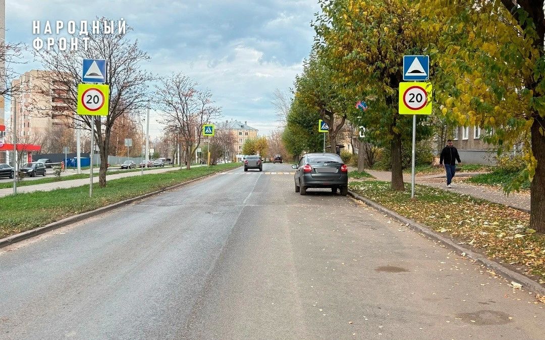 В Кирове на улице Мира возле школы №2 установили искусственную неровность и дорожные знаки