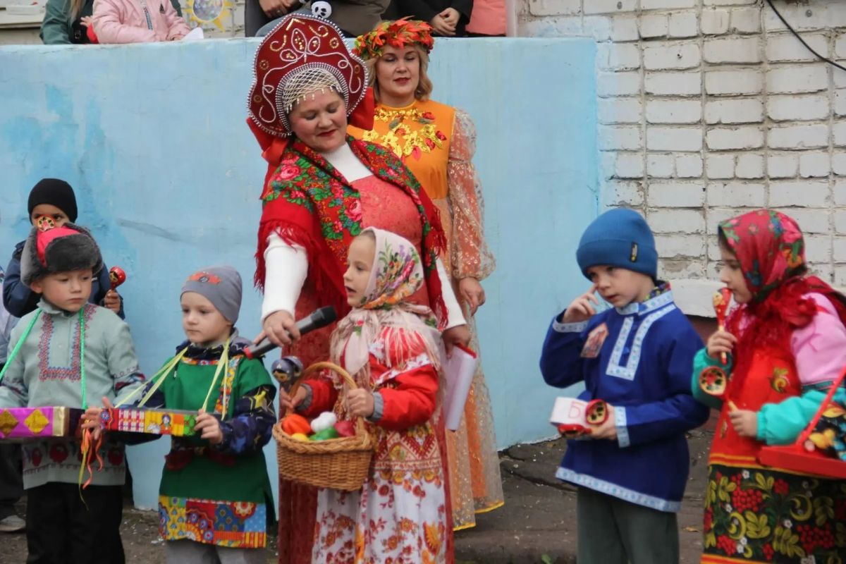 В детском саду «Родничок» города Котельнича прошла традиционная Покровская ярмарка В детском саду «Родничок» города Котельнича прошла традиционная Покровская ярмарка