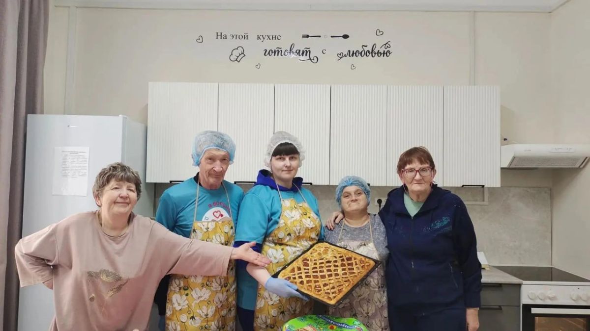 Соцучреждения Кировской области поддержали Всероссийскую акцию «Пирог на четвёртое» Соцучреждения Кировской области поддержали Всероссийскую акцию «Пирог на четвёртое»