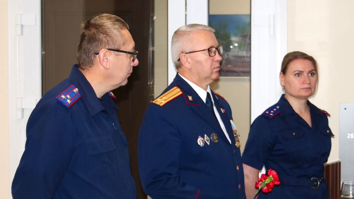 Представители региональной общественной организации «Союз ветеранов следствия» Кировской области почтили память Андрея Селиванова Представители региональной общественной организации «Союз ветеранов следствия» Кировской области почтили память Андрея Селиванова