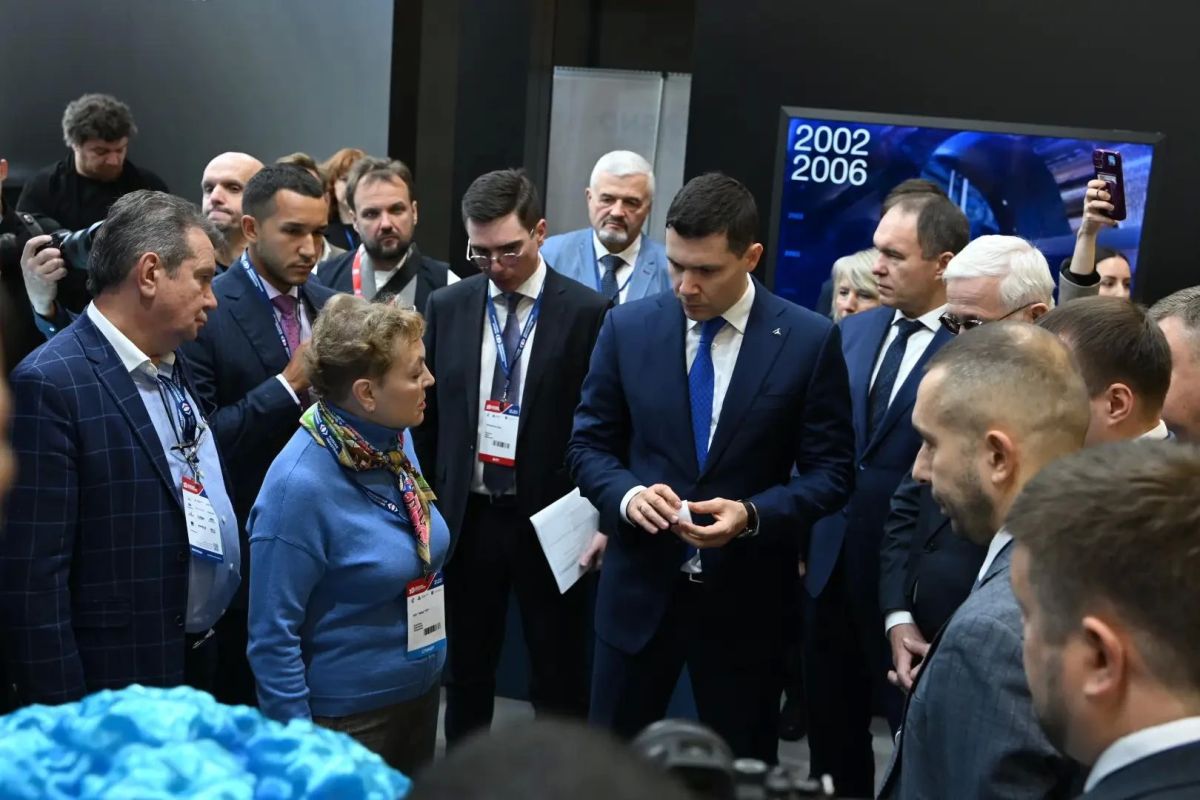 Компания «Нанолек» представила на форуме «Российский промышленник» в Санкт-Петербурге первую российскую вакцину против вируса папилломы человека — «Цегардекс» Компания «Нанолек» представила на форуме «Российский промышленник» в Санкт-Петербурге первую российскую вакцину против вируса папилломы человека — «Цегардекс»