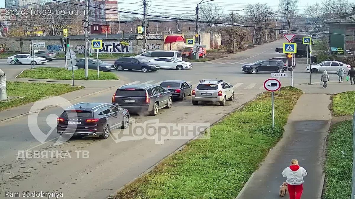 Сегодня утром, около 9 часов, на перекрестке улиц Ленина и Блюхера не поделили дорогу Лифан и Приора