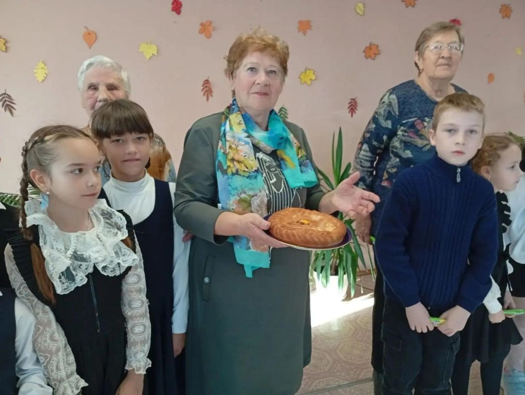 Соцучреждения Кировской области поддержали Всероссийскую акцию «Пирог на четвёртое» Соцучреждения Кировской области поддержали Всероссийскую акцию «Пирог на четвёртое»