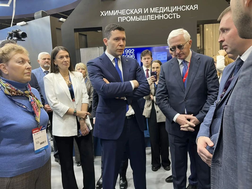 Компания «Нанолек» представила на форуме «Российский промышленник» в Санкт-Петербурге первую российскую вакцину против вируса папилломы человека — «Цегардекс» Компания «Нанолек» представила на форуме «Российский промышленник» в Санкт-Петербурге первую российскую вакцину против вируса папилломы человека — «Цегардекс»