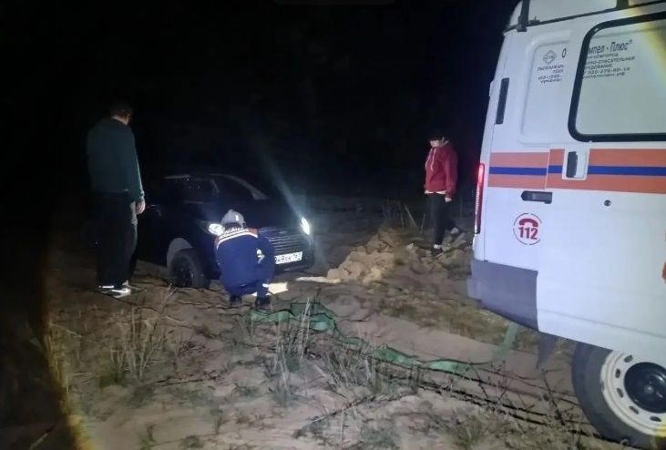 Грибной поход закончился вызовом спасателей: в Шолоховском районе вытащили застрявшую в лесу семью