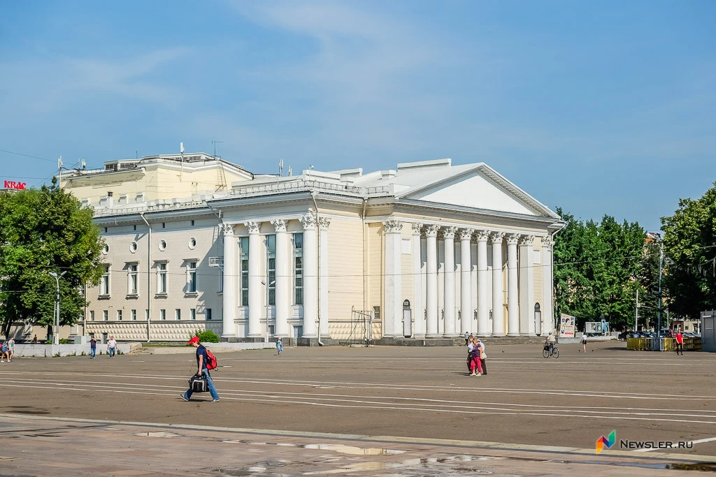 В Кирове 7 ноября ограничат парковку у Театральной площади