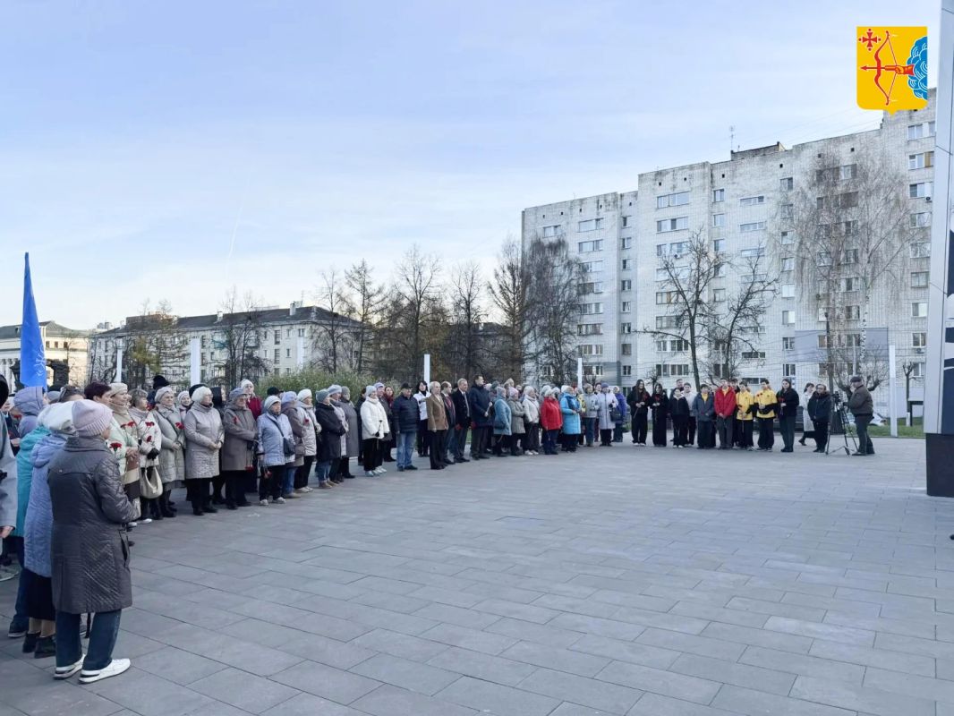 В сквере Трудовой Славы Кирова открылась выставка «И поэтому мы победили!» о трудовом подвиге жителей региона в годы войны В сквере Трудовой Славы Кирова открылась выставка «И поэтому мы победили!» о трудовом подвиге жителей региона в годы войны