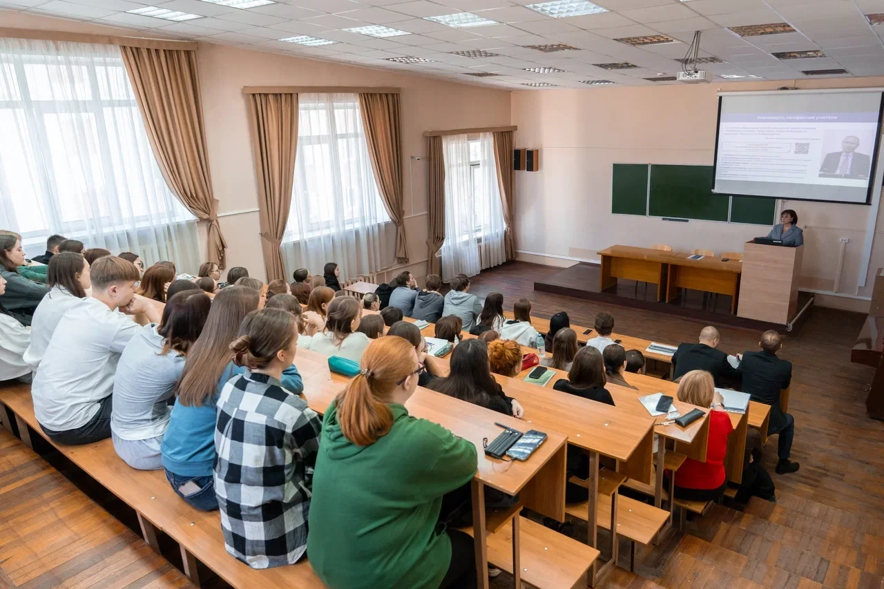 В регионе состоялся живой диалог с будущими педагогами