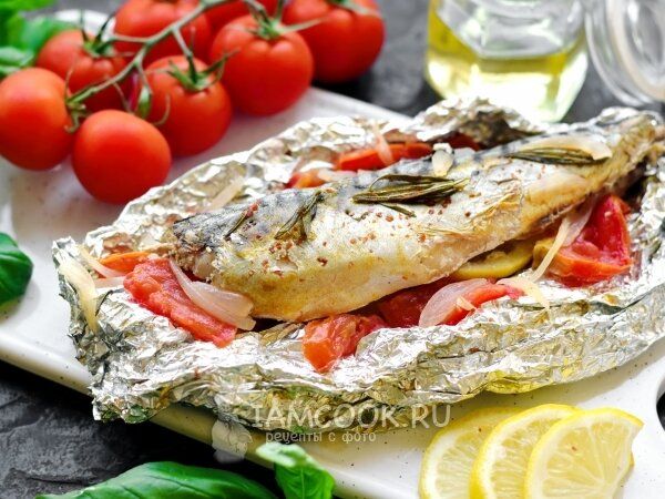 Сочная скумбрия с овощами: идеальный ужин для всей семьи