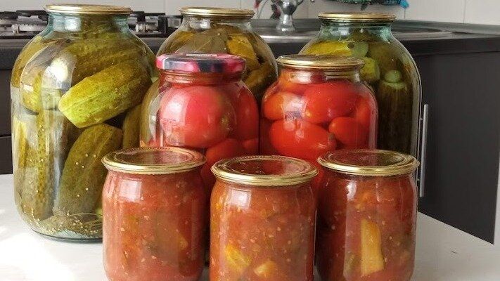 Необычная история: как домашние закрутки из гнилого урожая стали хитом на рынке