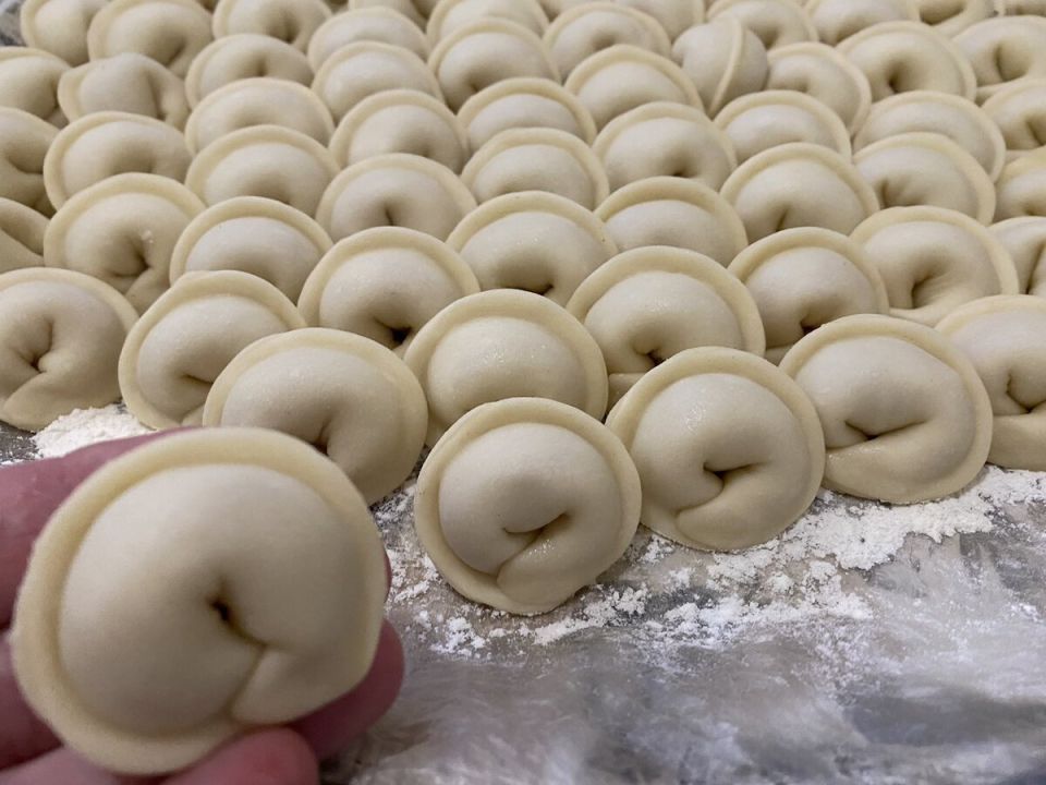 Как сделать фарш для пельменей действительно вкусным