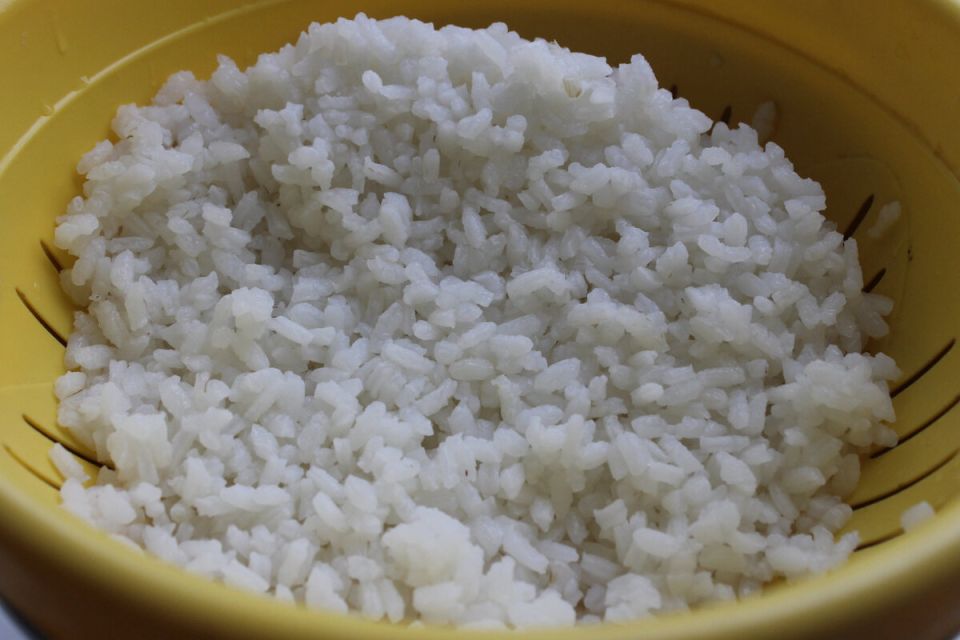 Непревзойденный рисовый салат: легкость и насыщенность в одной упаковке