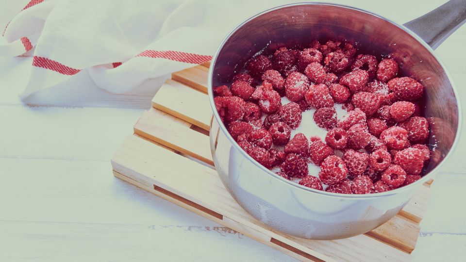 Возьмите всего два ингредиента: это малиновое варенье порадует всех