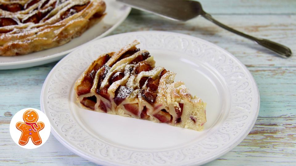 Нежный сливовый пирог: как легко порадовать близких без дрожжей