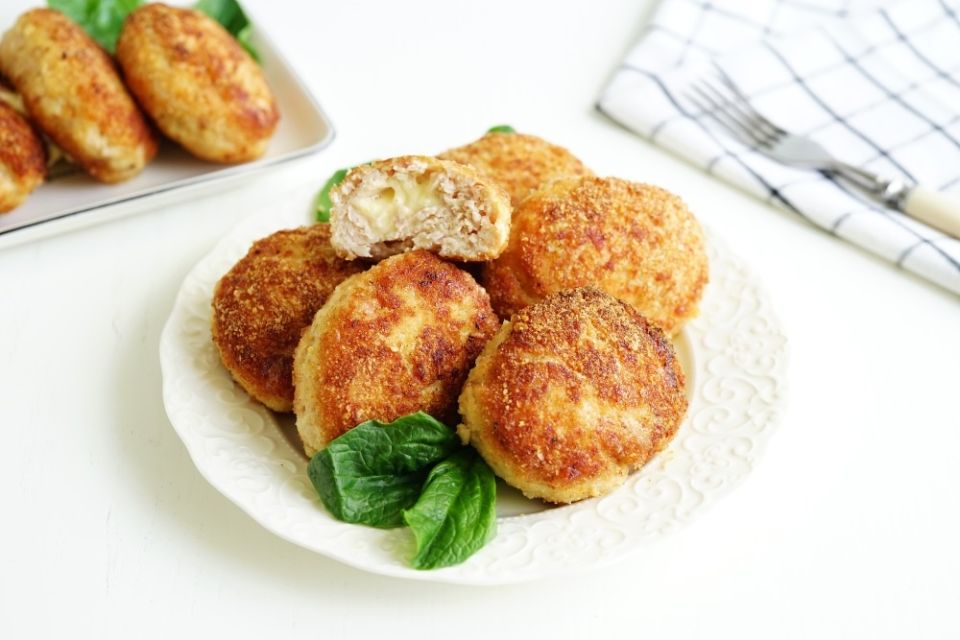 Кулинарное волшебство: куриные котлеты с секретом